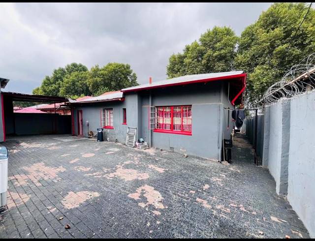 3 BEDROOM HOUSE FOR SALE IN LANGLAAGTE NORTH